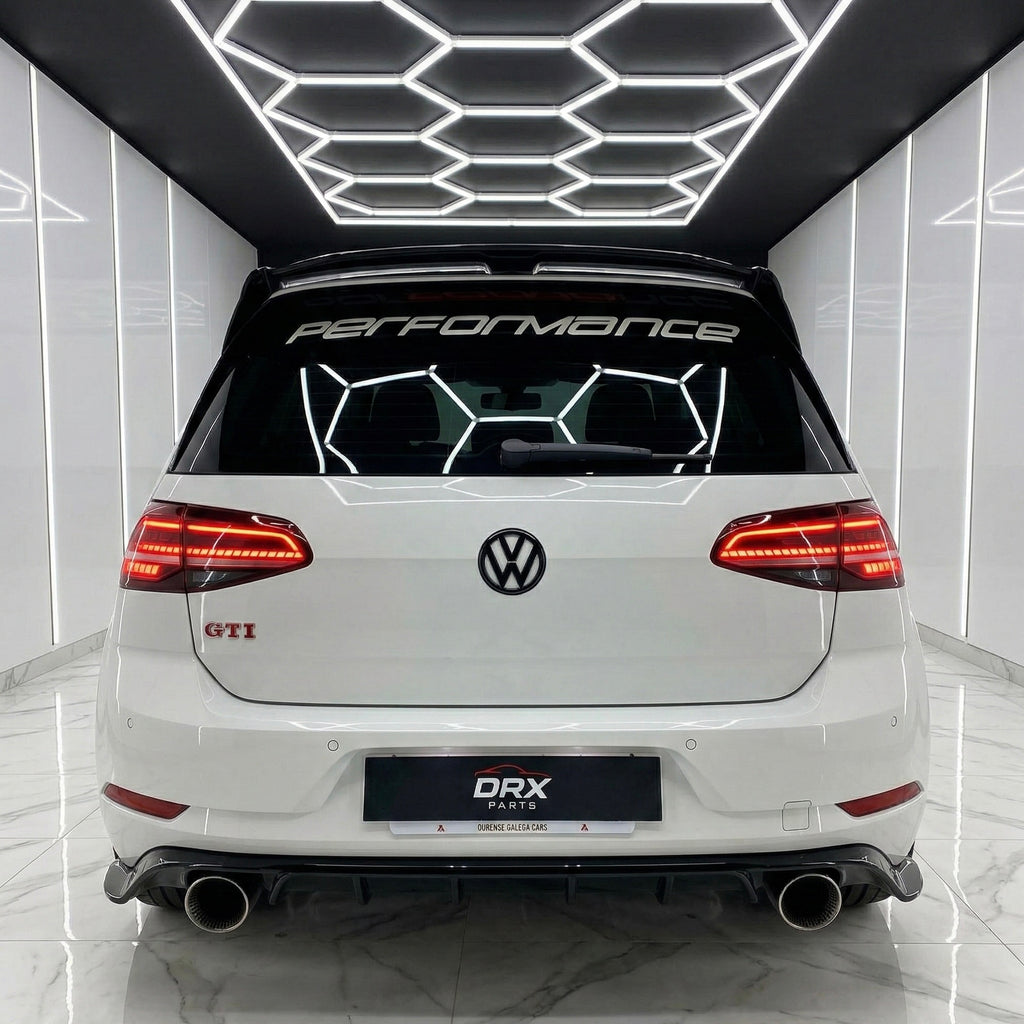 Difusor TCR montado en Volkswagen Golf 7.5 GTI Performance vista trasera