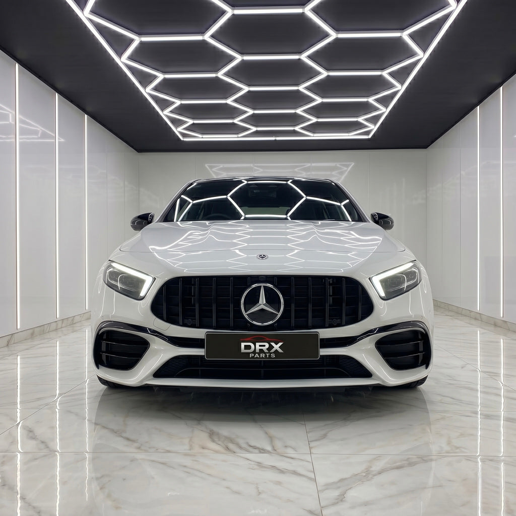 Mercedes Clase A blanco con parrilla AMG GT DRX Parts instalada