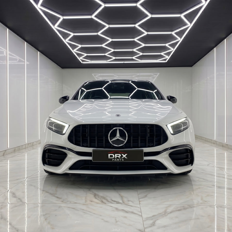 Mercedes Clase A blanco con parrilla AMG GT DRX Parts instalada