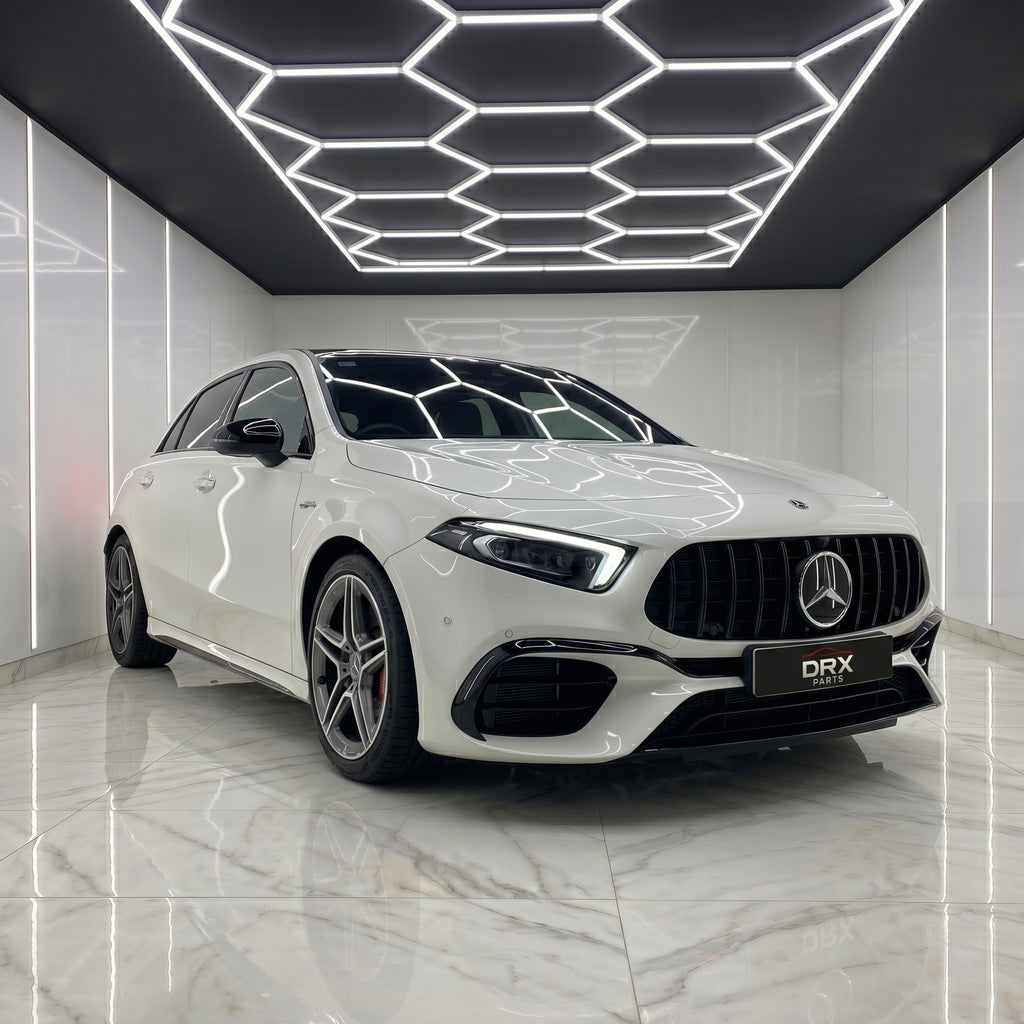 Mercedes Clase A W177 con parrilla Panamericana negro brillo montada