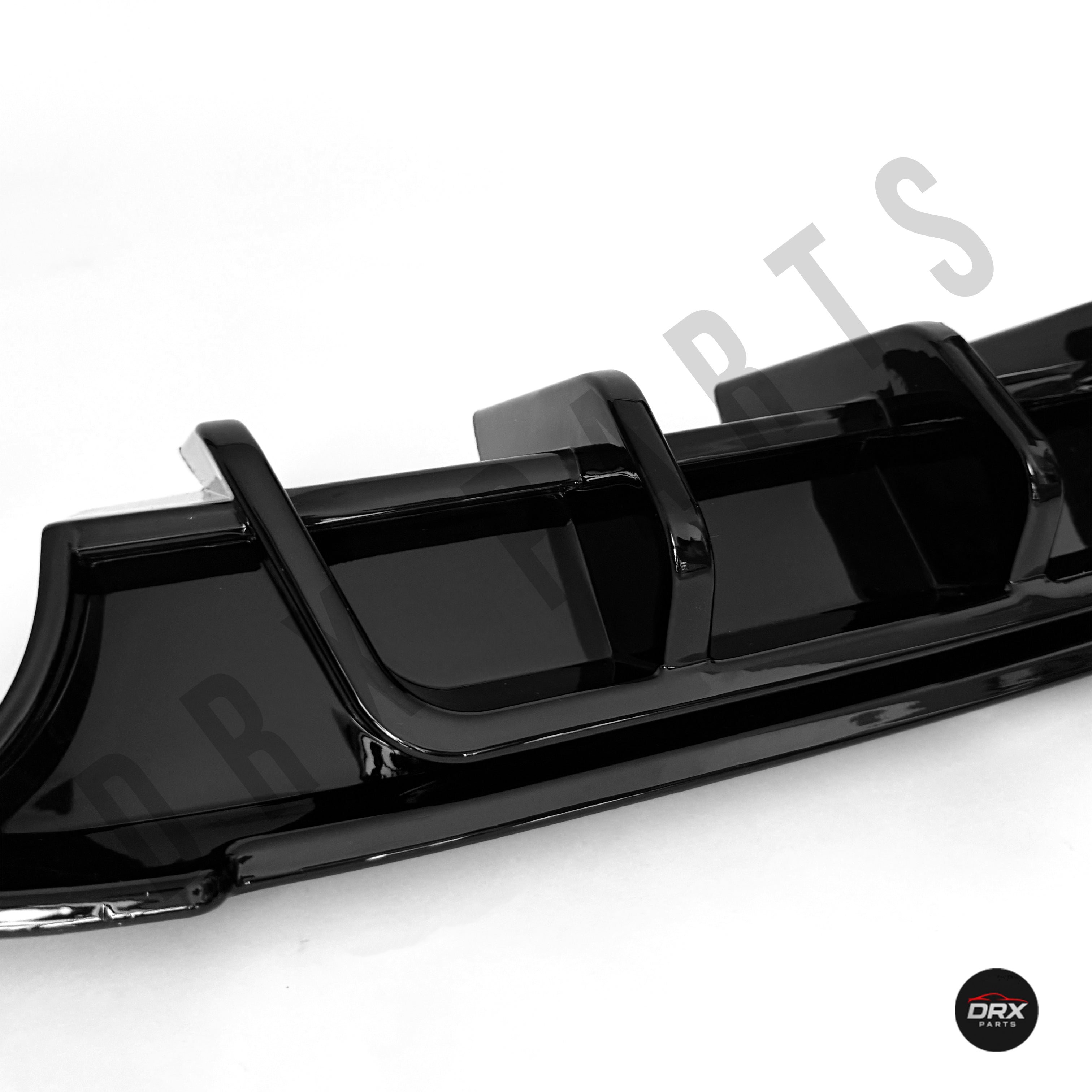 Detalle aletas centrales difusor Golf GTI MK7 gloss black