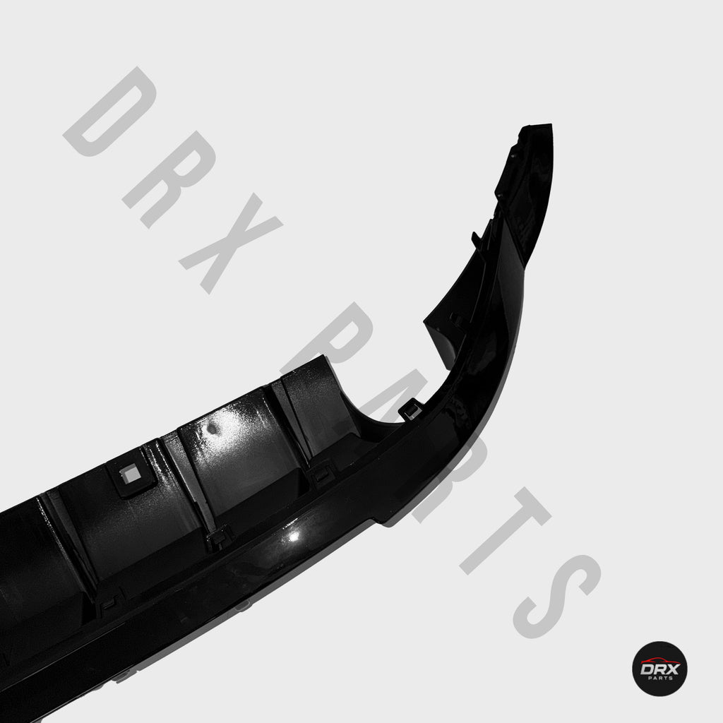 Difusor Golf GTI MK7 con salida de escape lateral negro brillo