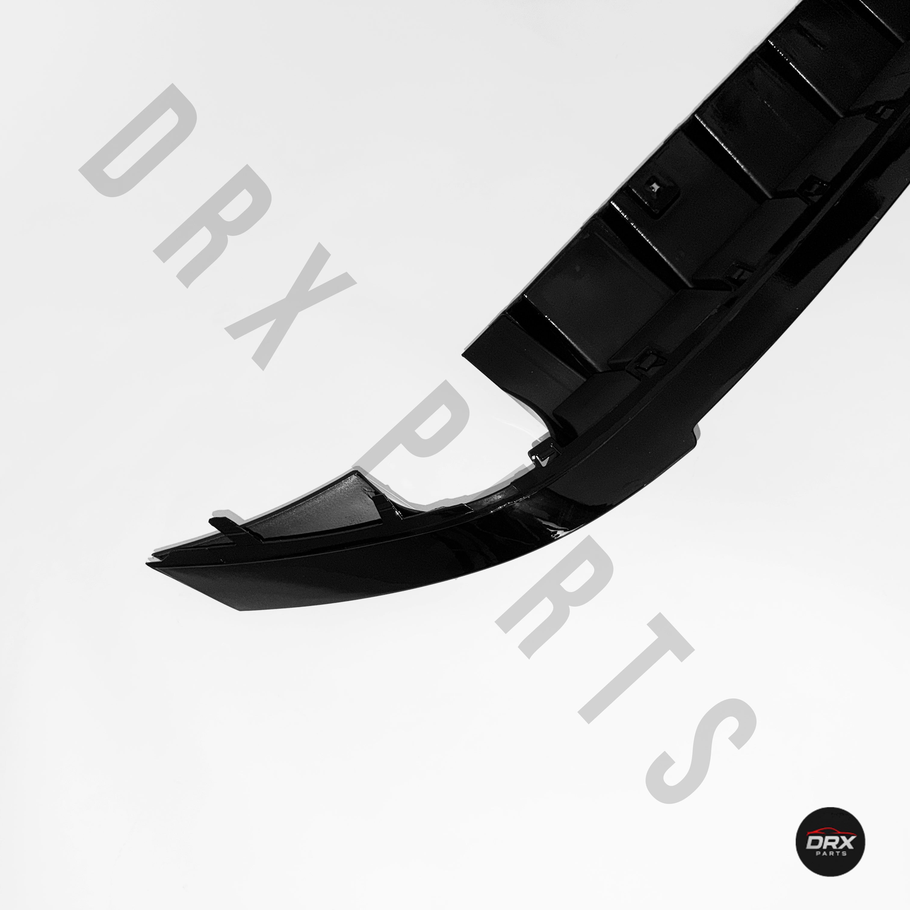 Extension lateral izquierda difusor trasero Golf GTI MK7