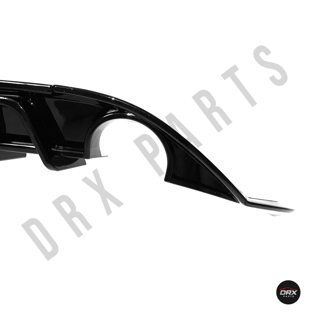 Detalle lateral derecho difusor trasero Golf GTI MK7